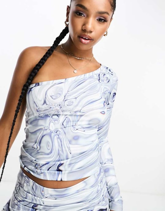 Monki – Stretchig topp med en axel och långärmad design, del av set - Image 2