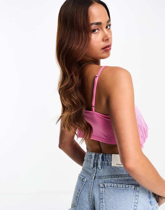 Monki – Rosa, kort topp med fransar - Image 4