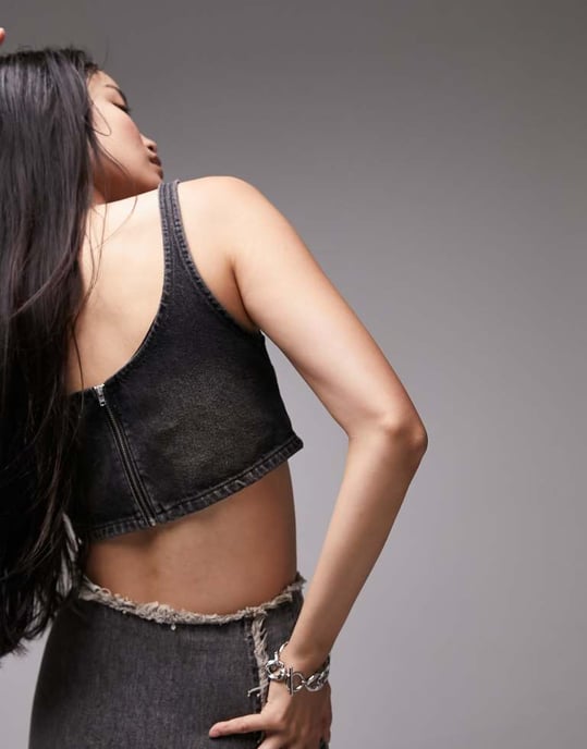 Topshop – Svart, tvättad mini-croptop i denim - Image 4