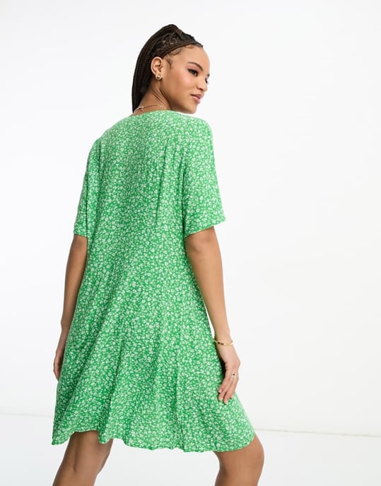 Monki – Miniklänning med knappar och blommigt tryck i grönt och ängsmönster - Image 2