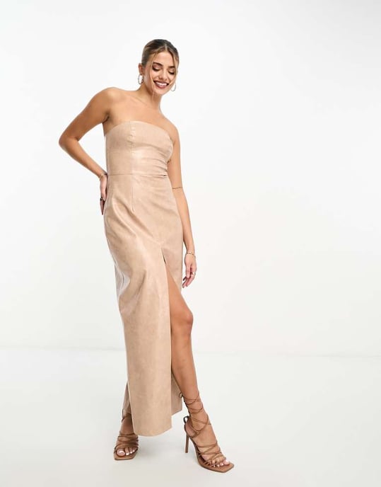 Miss Selfridge – Taupefärgad maxiklänning i bandeau-modell i vinylimitationsläder - Image 3