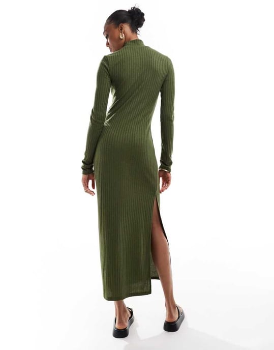 Vero Moda – Mörkgrön ribbad jerseyklänning i maximodell - Image 2