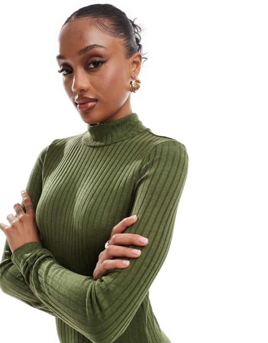 Vero Moda – Mörkgrön ribbad jerseyklänning i maximodell - Image 3