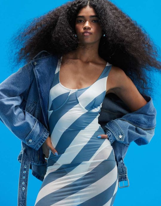 ASOS DESIGN – Grönrandig maxiklänning med transparent kupdetalj och body - Image 2