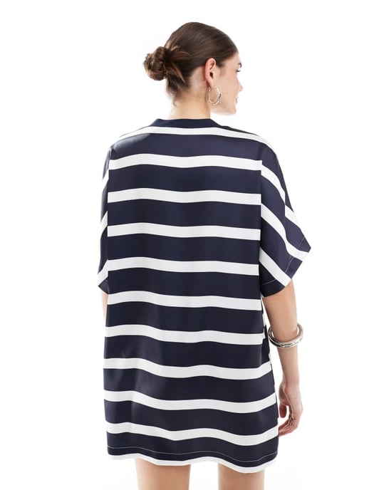ASOS DESIGN – Ärmlös plisserad maxiklänning i toffeefärgat och svart - Image 3