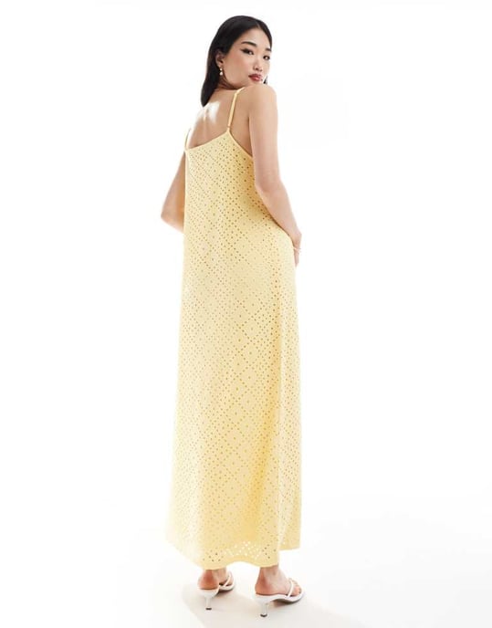 Vero Moda – Gul maxiklänning med v-ringning och broderi i jersey - Image 3