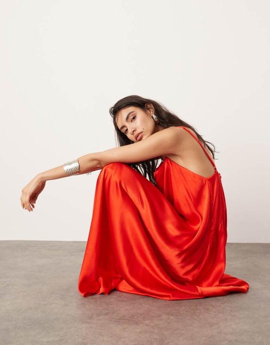 ASOS EDITION – Röd maxiklänning med utsmyckade band och smala axelband - Image 2