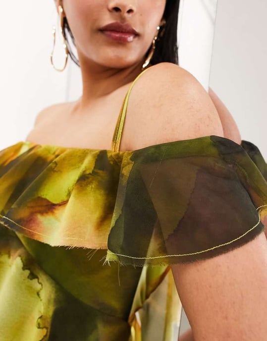 ASOS EDITION – Grön blommig chiffongklänning med bardot-motiv och volang - Image 3