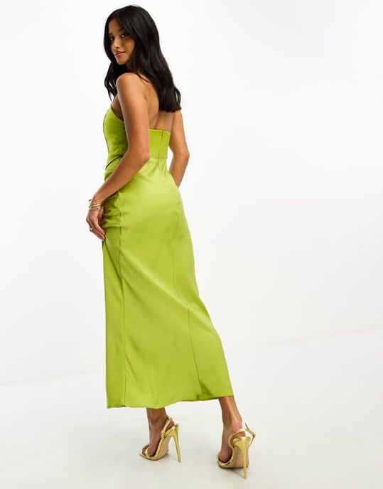 ASOS DESIGN Petite – Olivgrön maxiklänning i bandeau-tyg med kontrasterande tyg och korsettdetalj - Image 2