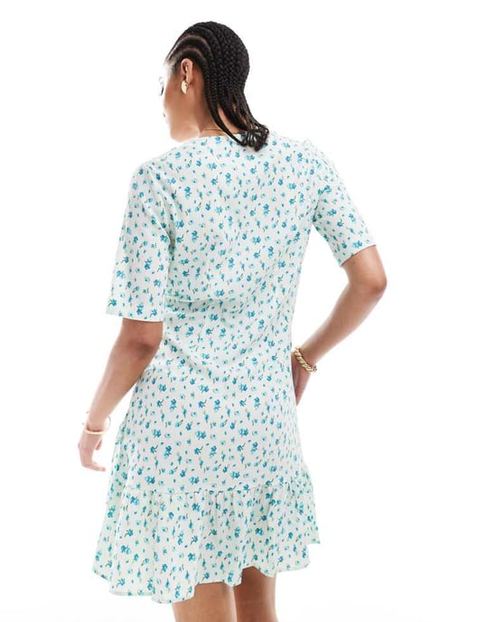 Vero Moda Tall – Ljusblå blommig miniklänning med omlott framtill - Image 4