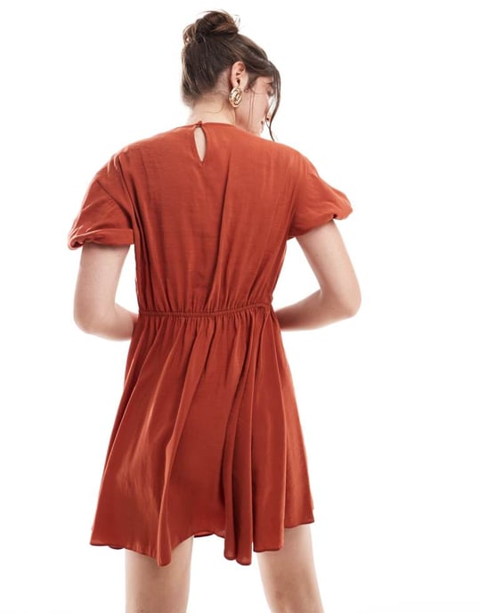 ASOS DESIGN – Rostfärgad miniklänning med puffärm och rynkade detaljer - Image 2