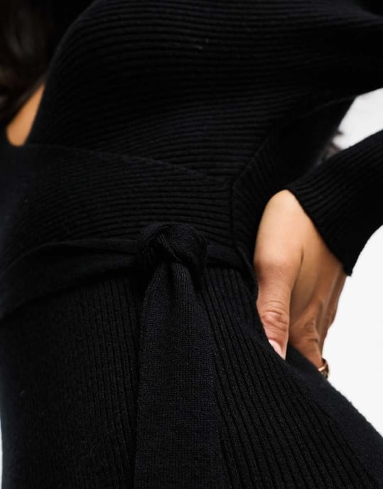 Vero Moda Petite – Svart stickad miniklänning med omlott och skärp och långärmad - Image 3