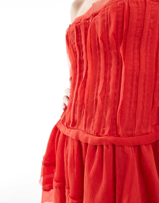 ASOS DESIGN – Röd bandeau-miniklänning med råa kanter - Image 3