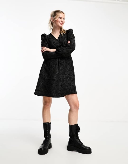 Monki – Svart miniklänning med lång ärm och jacquardmönster - Image 3