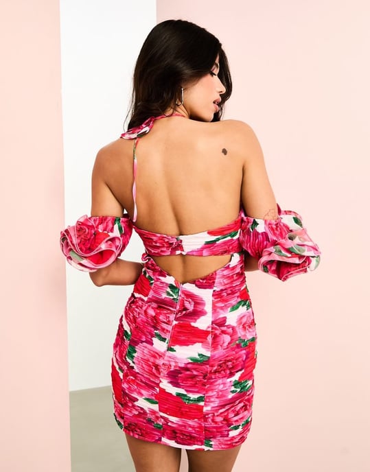 ASOS LUXE – Rosamönstrad miniklänning med halterneck, rynkad passform och korsettdetaljer - Image 3