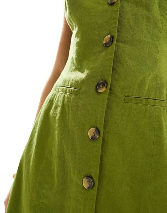 ASOS DESIGN – Khakifärgad miniklänning i linneväst med knappar - Image 3