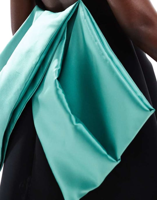 ASOS DESIGN – Svart miniklänning med hjärtformad halsringning och kontrasterande, oversized rosett baktill - Image 3
