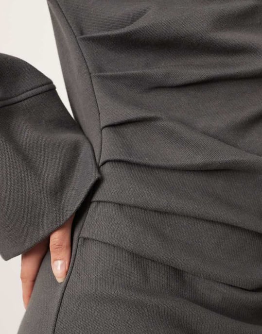 ASOS EDITION – Mörkgrön miniklänning i premiumjersey med långa ärmar - Image 4