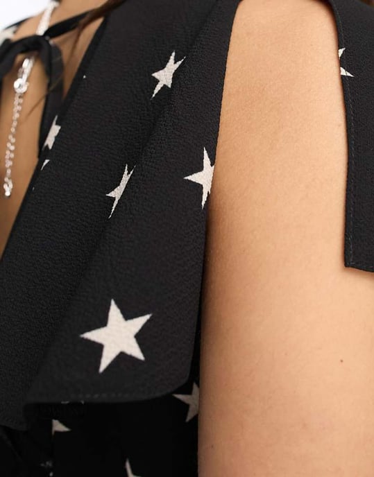 ASOS DESIGN Petite – Miniklänning med utsmyckade ärmar och knappar - Image 3