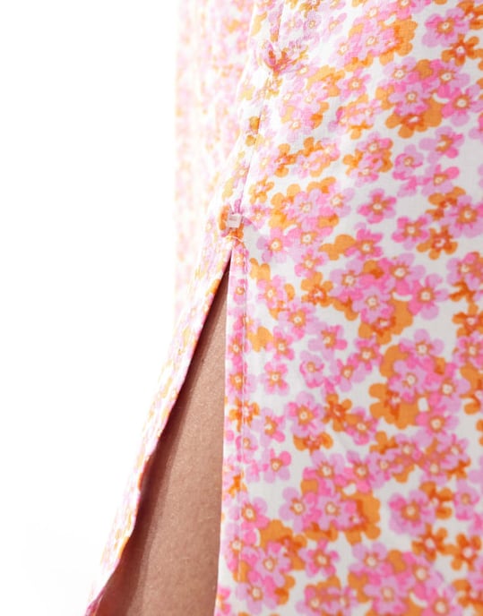 Vero Moda Tall – Rosa blommig miniklänning med slits och smal passform - Image 3