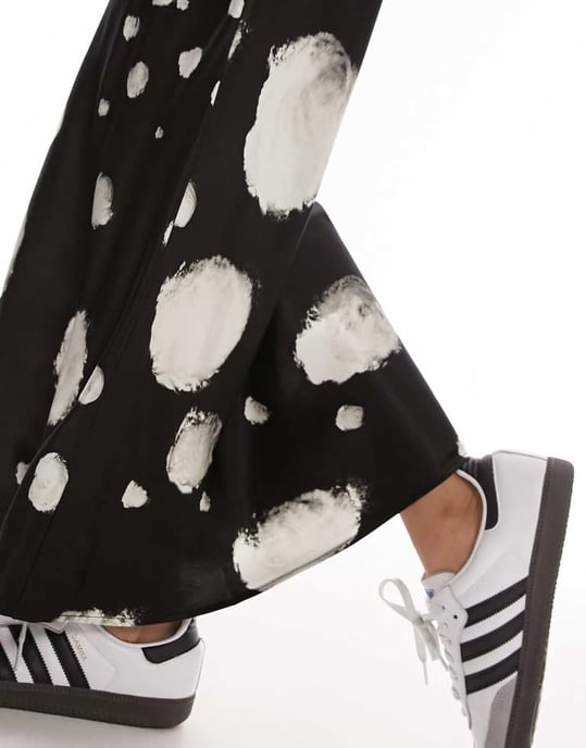 Topshop – Svartvit prickig maxikjol i satin, del av set - Image 2