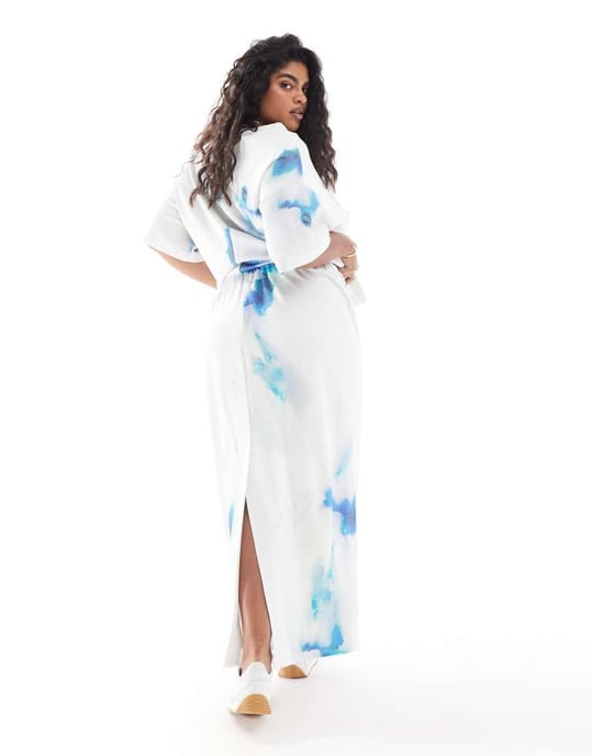 ASOS EDITION Curve premium heavy weight textured jersey column maxi skirt co-ord in blurred print - Image 4