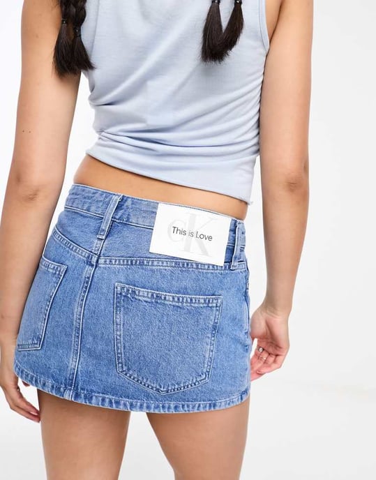 Calvin Klein Jeans – Pride – Ljusblå minikjol i denim med mikromönster - Image 3