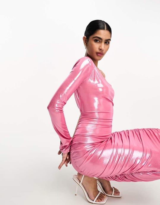 ASOS DESIGN – Rosa metallic midiklänning med volang och krage baktill - Image 4