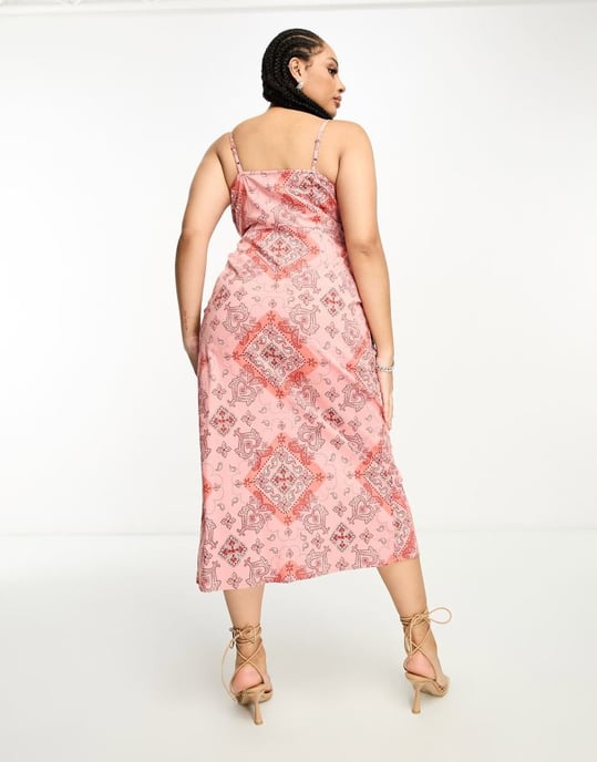 ASOS DESIGN Curve – Bandana-mönstrad midiklänning med volang och rynkade detaljer - Image 2