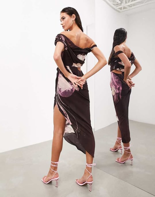 ASOS EDITION – Ultimat draperad bardot-midiklänning med suddigt blommönster - Image 3