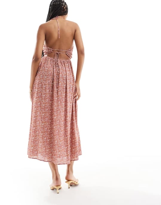 ASOS DESIGN – Rostfärgad midiklänning i viskos med utskurna detaljer och halterneckmönster - Image 4