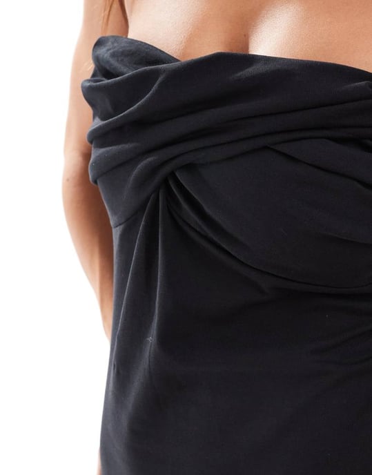 ASOS DESIGN – Svart midaxiklänning med vriden byst och bodycon-detaljer - Image 4