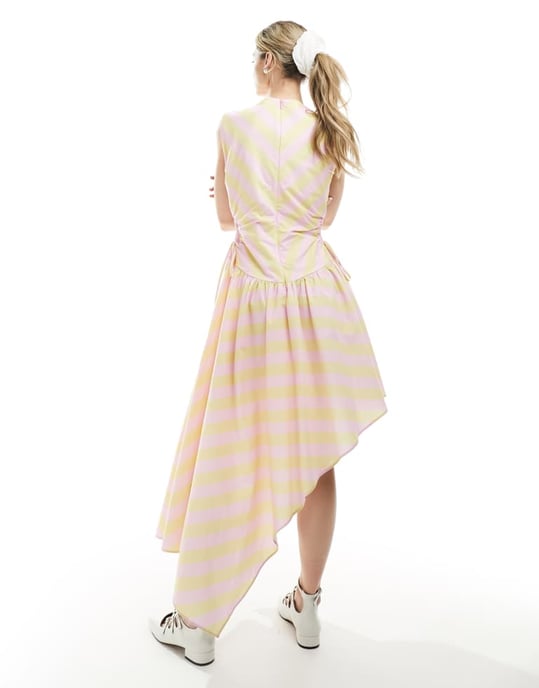ASOS DESIGN – Randig klänning med utskurna detaljer och asymmetrisk fåll i sherbert-mönster i chevronmönster - Image 3