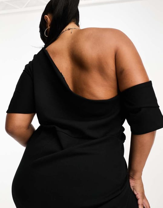 ASOS DESIGN Curve – Svart midiklänning med plisserade axlar och pennficka - Image 3