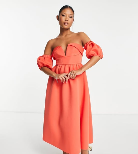 ASOS DESIGN Petite – Djup korallröd balklänning med bar axel och volang - Image 1