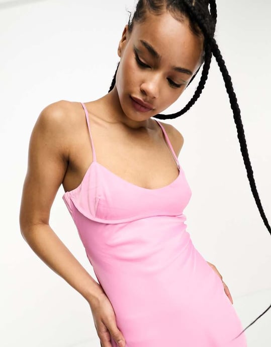Only Petite – Rosa midiklänning i satin med slip-in-mönster - Image 3