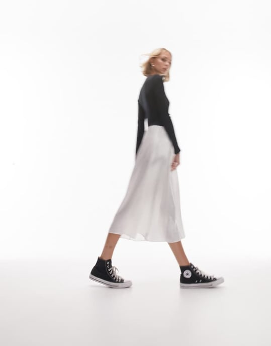 Topshop Petite – Svart och elfenbensvit midiklänning i jersey- och satinblandning - Image 4