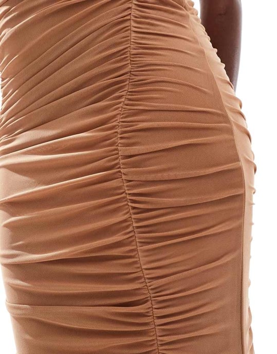 ASOS DESIGN – Kamelfärgad midiklänning i mesh med bara axlar och mätdetaljer - Image 4