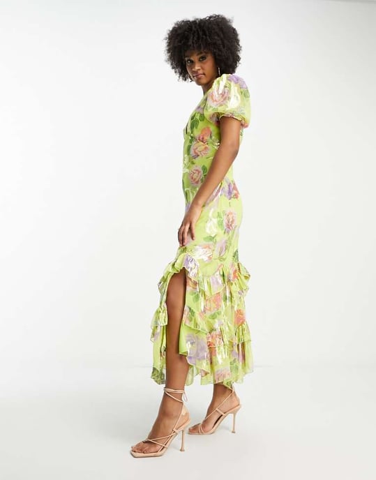 ASOS DESIGN Tall – Grön, metalliskt rosmönstrad midiklänning med volang och volangkant - Image 2