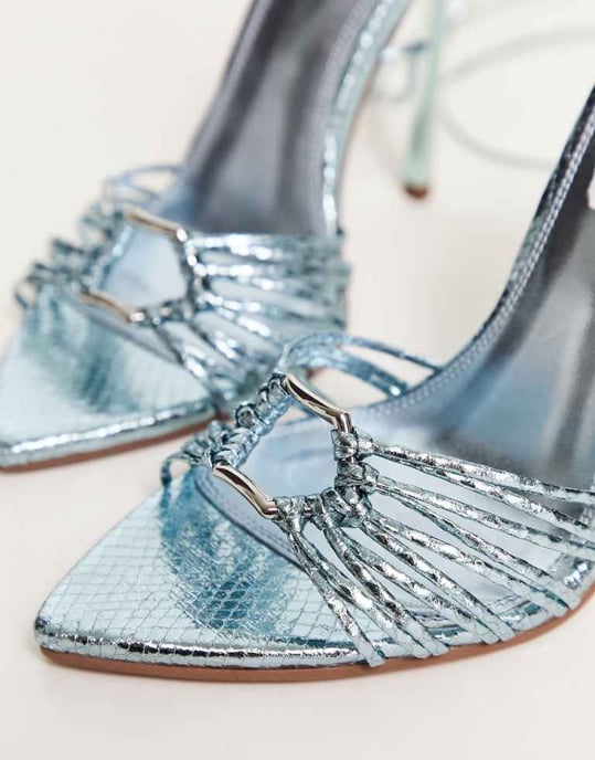 ASOS DESIGN – Narina – Blå metallicfärgade sandaler med klack och bred passform - Image 4