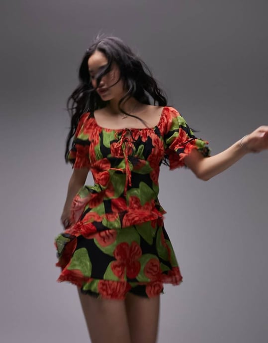 Topshop – Röd blommig teklänning med volang och råa sömmar - Image 1