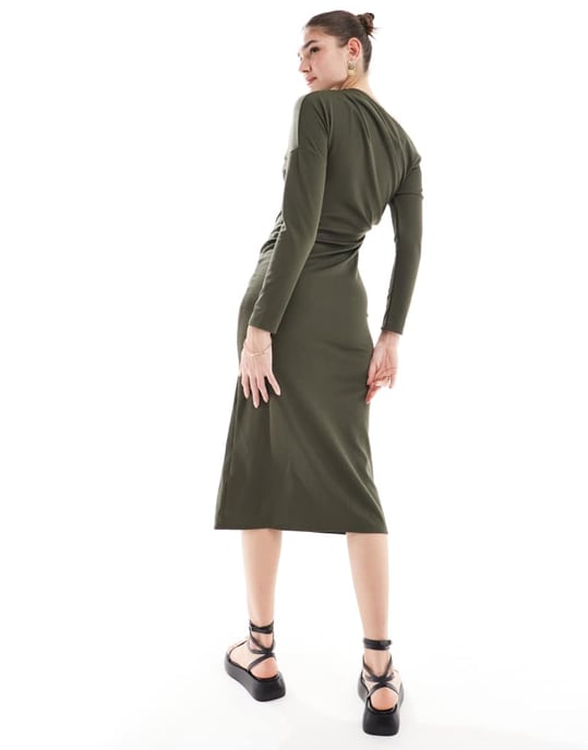 ASOS DESIGN – Khakifärgad midiklänning med lång ärm och draperad detalj - Image 2