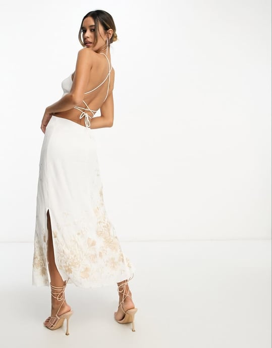 ASOS EDITION – Elfenbensvit midiklänning i satin med halterneck och blommig brodering och utskuren rygg - Image 4
