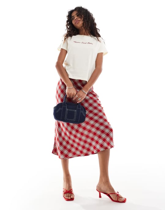 Motel saki upper east sider t-shirt in cream - Image 3