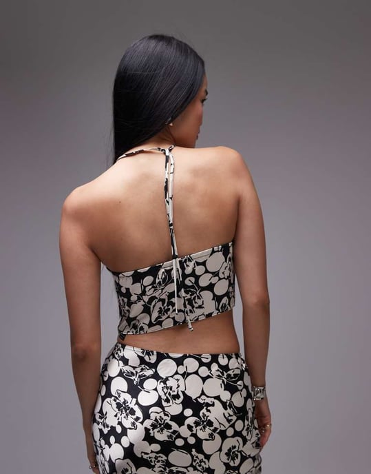 Topshop – Svart blommig topp med halterneck, del av set - Image 3