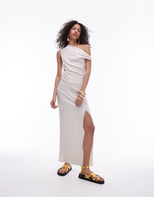 Topshop – Asymmetrisk topp med en axel och naturliga kritstrecksrand - Image 3
