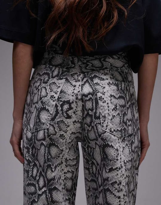 Topshop Kort high rise straight jean in snake print - Image 4