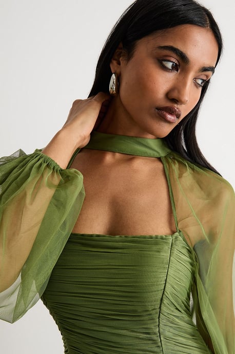 Bow Detail Gathered Tulle Maxi Dress with Open Neck - Image 4