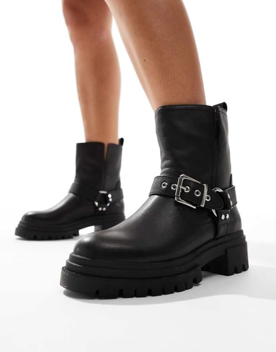 ALDO – Harlly – Svarta, platta bikerboots med ankelrem - Image 1
