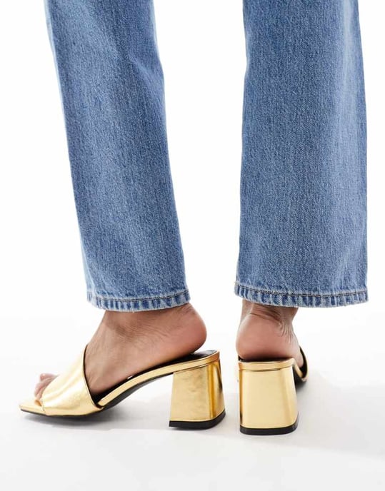 ASOS DESIGN – Hundred – Guldfärgade mules med blockklack - Image 4